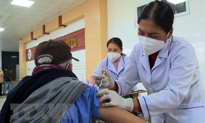 Các tỉnh, thành phố tiếp tục đẩy nhanh tiêm vaccine COVID-19 dịp Tết