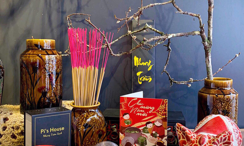 Ngày Tết nói chuyện về hương trầm