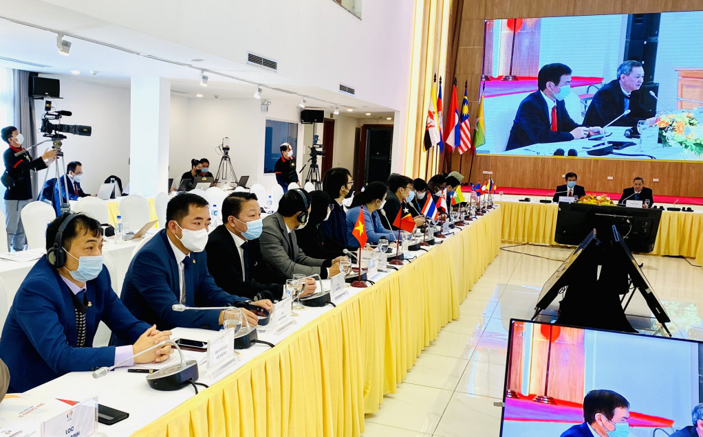 Đoàn Quảng Ninh tham dự Hội nghị trưởng đoàn và trao giấy mời tham dự SEA Games 31.