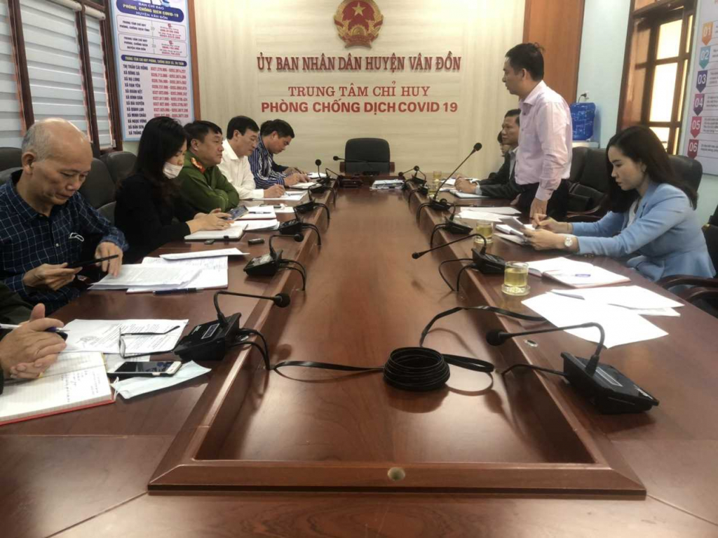Sở Tư pháp kiểm tra công tác thi hành pháp luật về xử lý VPHC, kiểm tra văn bản QPPL, rà soát, hệ thống hóa văn bản QPPL, theo dõi tình hình thi hành pháp luật tại huyện Vân Đồn, tháng 11/2021.