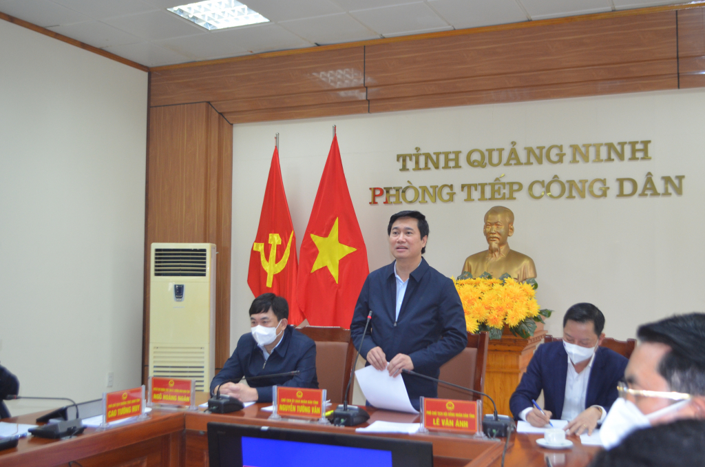 Đồng chí Nguyễn Tường Văn, Chủ tịch UBND tỉnh kết luận chỉ đạo giải quyết nội dung kiến nghị của công dân.