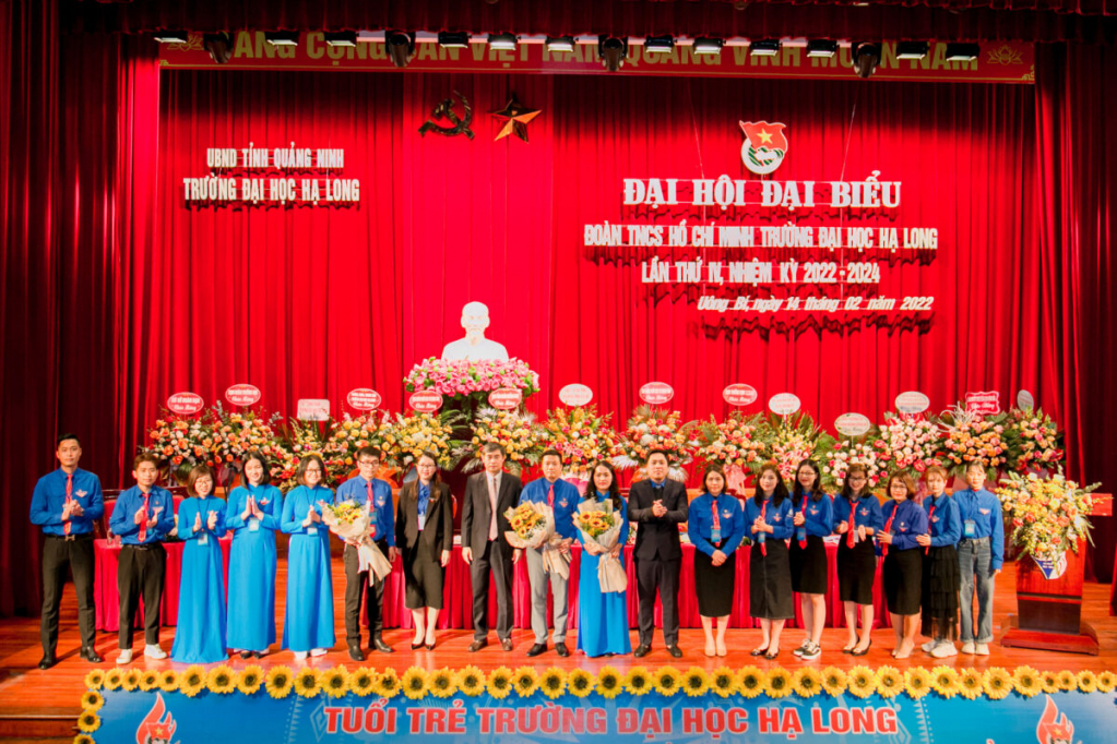 Ban Chấp hành Đoàn TNCS Hồ Chí Minh trường Đại học Hạ Long nhiệm kỳ 2022 – 2024 ra mắt Đại hội