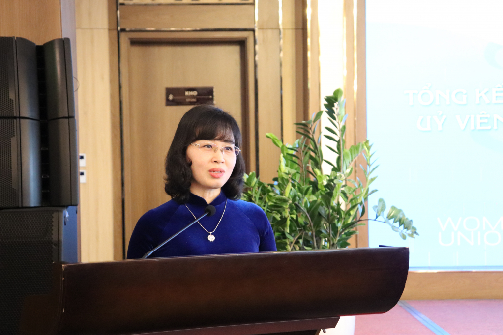 Đồng chí Trịnh Thị Minh Thanh, Phó Bí thư Tỉnh ủy phát biểu tại hội nghị. 