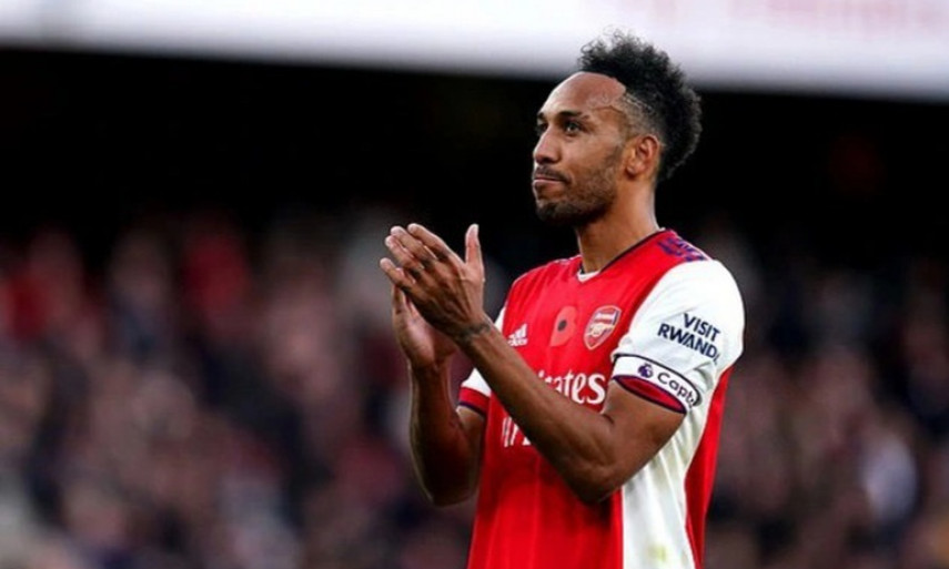 Aubameyang chính thức gia nhập Barcelona
