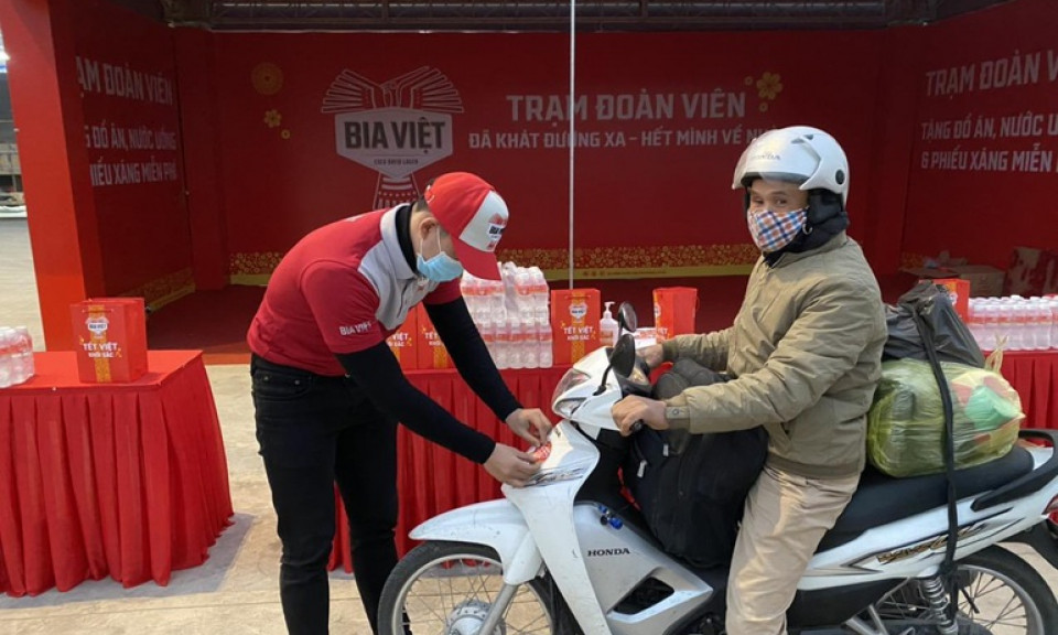 Trạm Đoàn Viên tiếp sức cho hàng nghìn người về nhà đón Tết