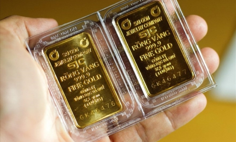 Giá vàng hôm nay 3/2: Vàng nổi sóng tăng, vượt 1.800 USD/ounce