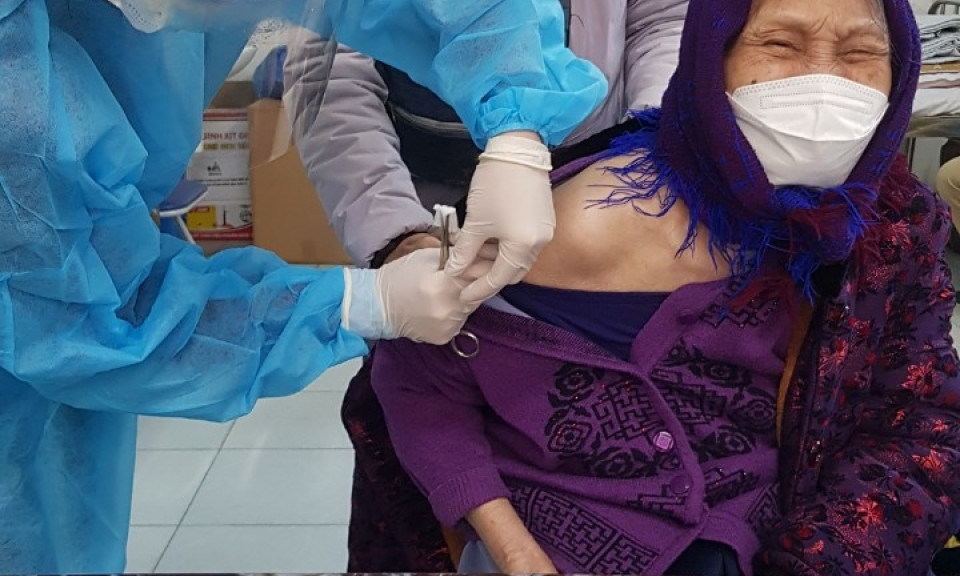 Chiều 3/2: Đẩy mạnh chiến dịch tiêm chủng vaccine thần tốc mùa Xuân; cả nước đã tiêm trên 181,6 triệu liều
