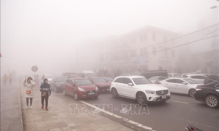 Du khách đổ lên Sa Pa, tắc đường cục bộ tại một số điểm, tuyến du lịch