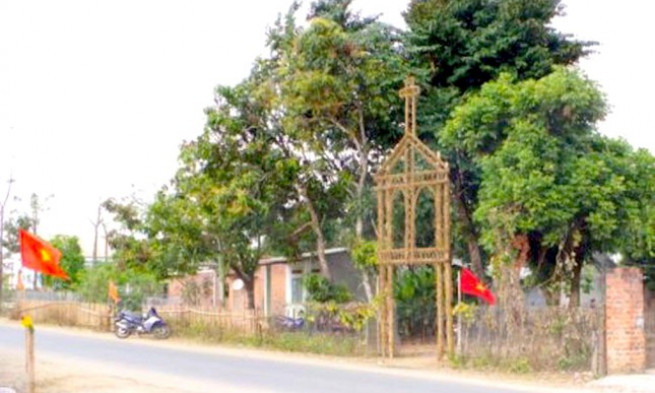 Người dân vây bắt đối tượng vác dao xông vào buổi lễ chém linh mục tử vong