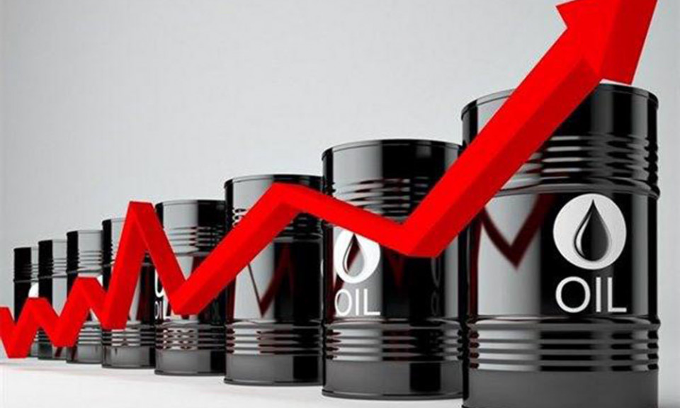 Giá dầu lên cao nhất 8 năm, giá xăng trong nước chờ đợt tăng mạnh