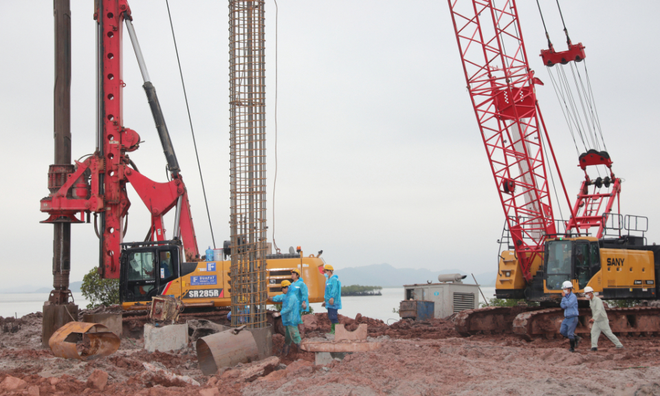Không khí sản xuất đầu năm ở Quảng Ninh - Ngập tràn niềm tin, khí thế mới