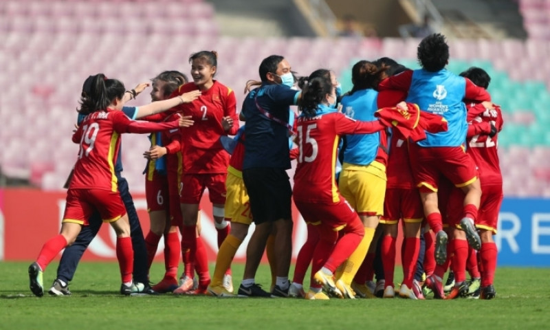 Thủ tướng biểu dương đội tuyển bóng đá nữ Việt Nam giành vé dự World Cup