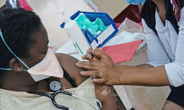 EU thúc đẩy chiến dịch tiêm vaccine ngừa COVID-19 tại châu Phi