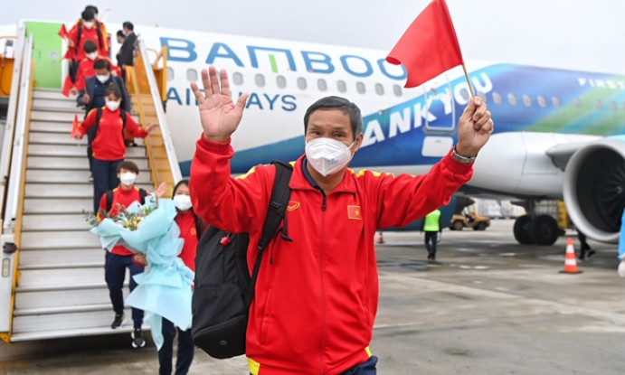 Việt Nam women's team welcomed home as heroes