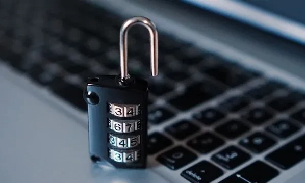 Những nguy cơ bảo mật khi bạn truy cập Wi-Fi công cộng