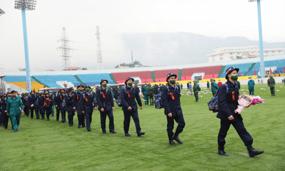 1,900 Quang Ninh youths eagerly join army