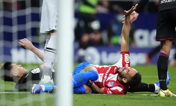 Atletico Madrid mất tiền đạo chủ lực cho lần đụng độ Man Utd