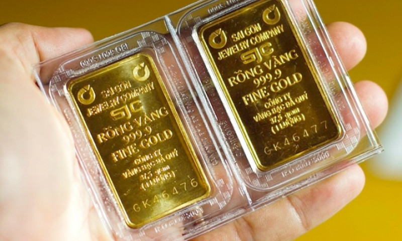 Giá vàng hôm nay 18/2: Đột ngột tăng mạnh, cao nhất trong 8 tháng qua