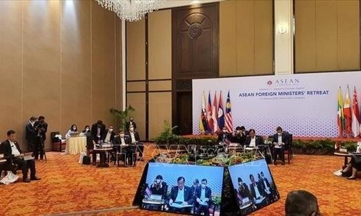 ASEAN FMs reaffirm commitment to full, effective implementation of RCEP