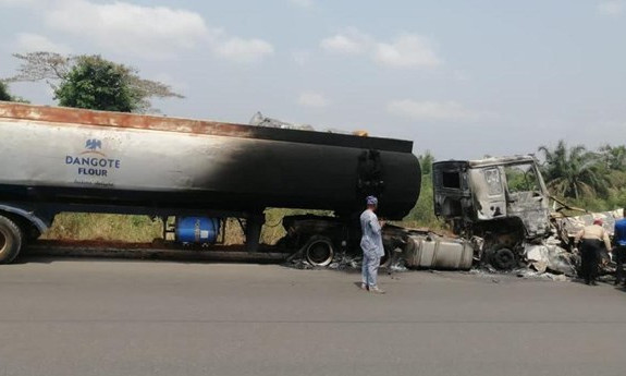 Nigeria: Nổ xe chở nhiên liệu khiến ít nhất 17 người thiệt mạng