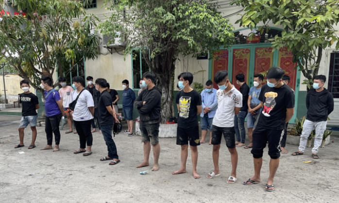 Cảnh sát vây bắt 'quái xế' ở vùng ven Sài Gòn