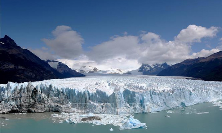 Vẻ đẹp kỳ vĩ của dòng sông băng vĩnh cửu ở miền Nam Argentina
