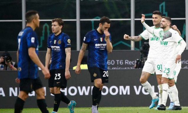 Inter phơi áo ở San Siro