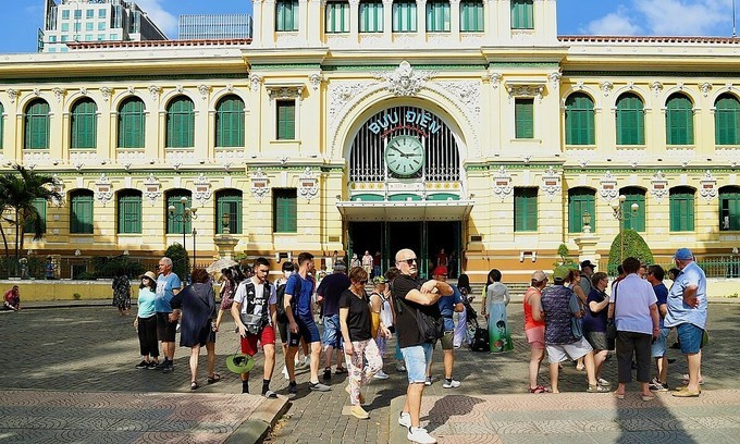 13 HCMC hotels allowed to host foreign tourists