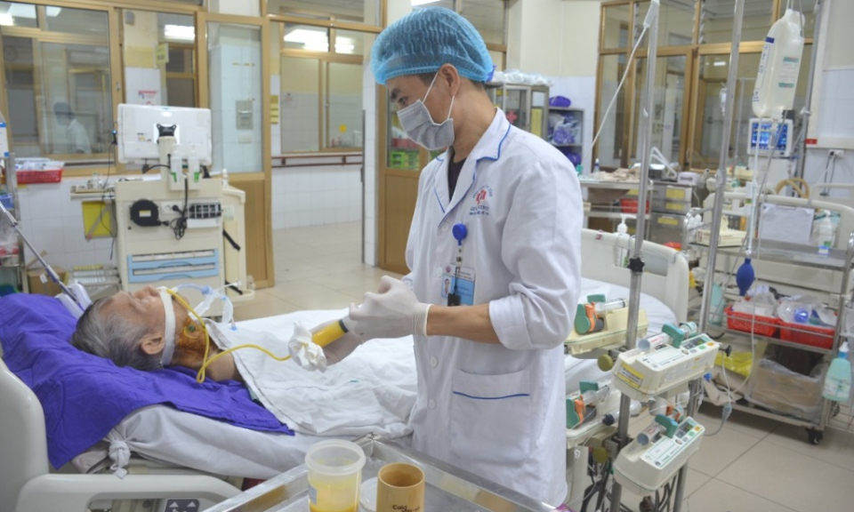 Người điều dưỡng tận tụy với nghề  