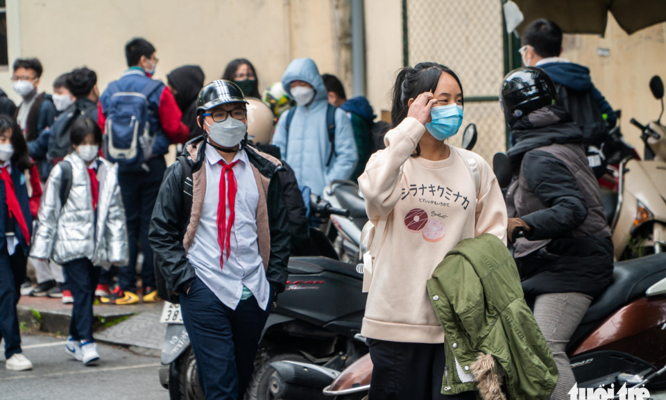 Northern Vietnamese localities allow students to stay home amid cold weather