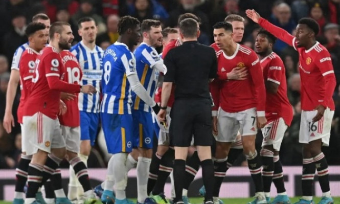 Man Utd nhận án phạt từ FA