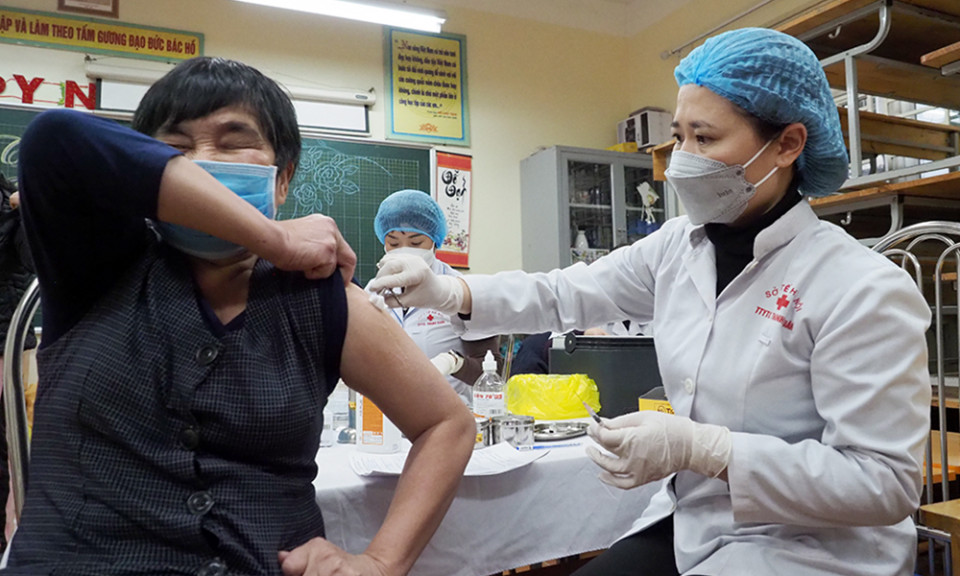 Chiều 23/2: Đã phân bổ 200,4 triệu liều vaccine phòng COVID-19; tiêm hơn 192,4 triệu mũi