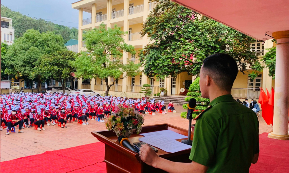Cẩm Phả: Nhiều giải pháp đảm bảo ATGT học đường năm 2022