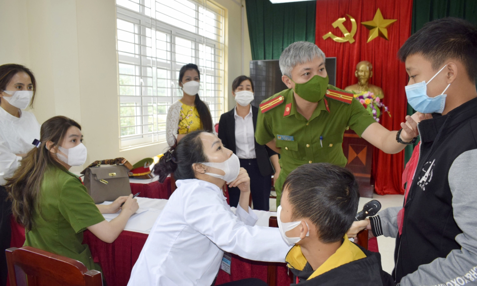 Công an Quảng Ninh chung tay vì cộng đồng