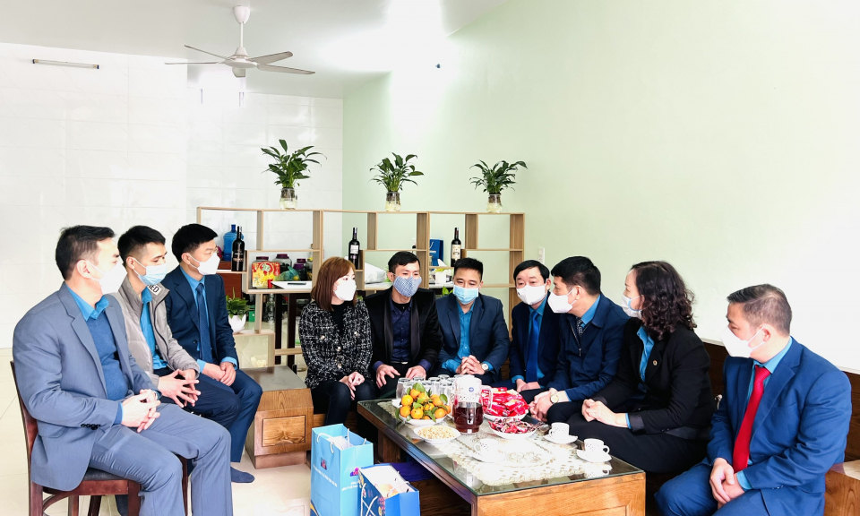 Để thợ mỏ an cư