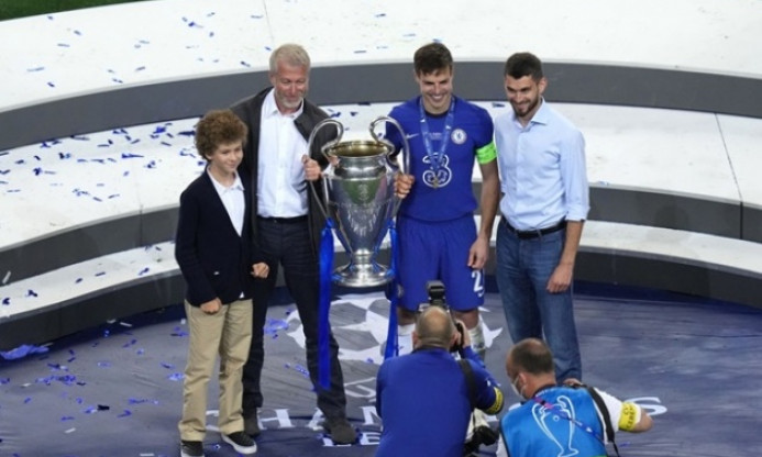 Quan chức Anh kêu gọi tước quyền sở hữu Chelsea của Roman Abramovich