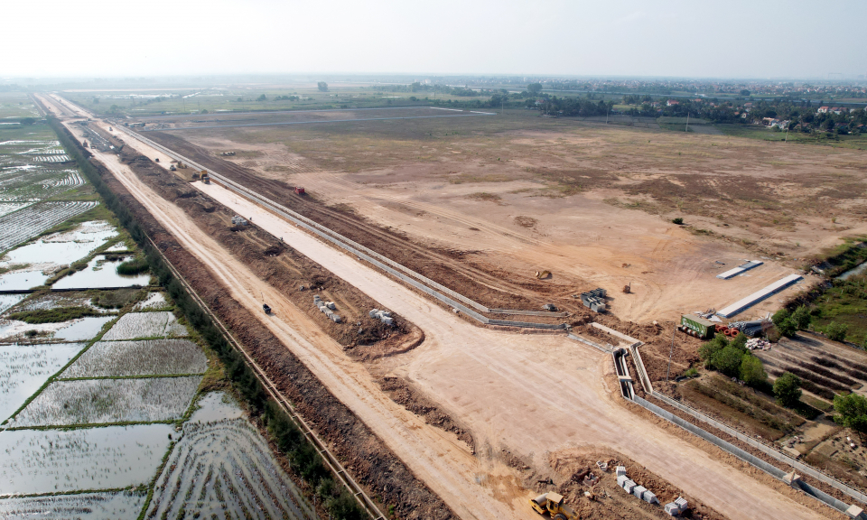 Đẩy mạnh thu hút đầu tư, lấp đầy các khu công nghiệp