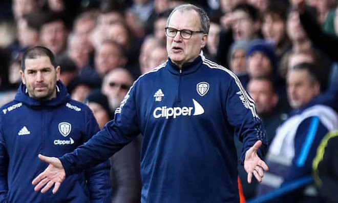 Leeds cân nhắc sa thải Bielsa