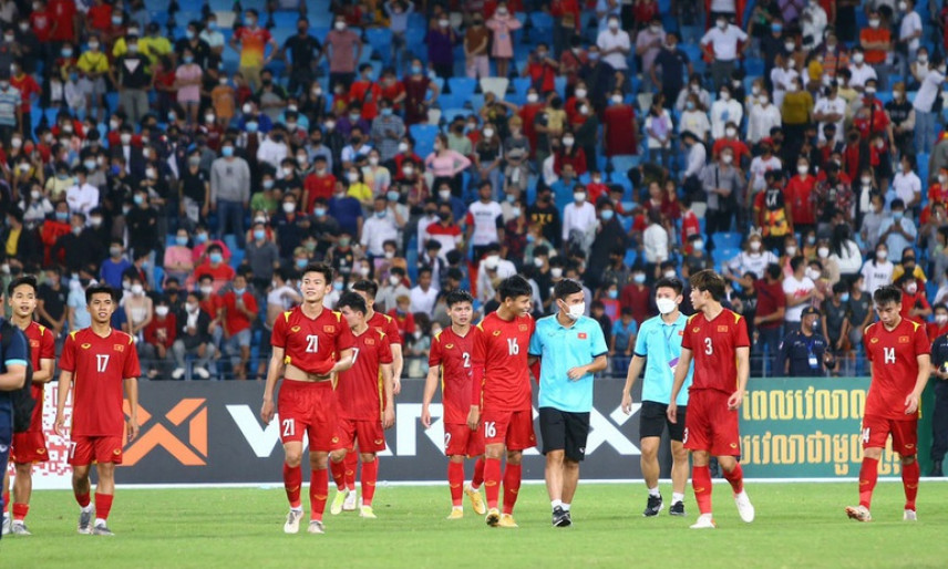 Nửa đội tuyển U23 Việt Nam ở lại Campuchia để điều trị Covid-19