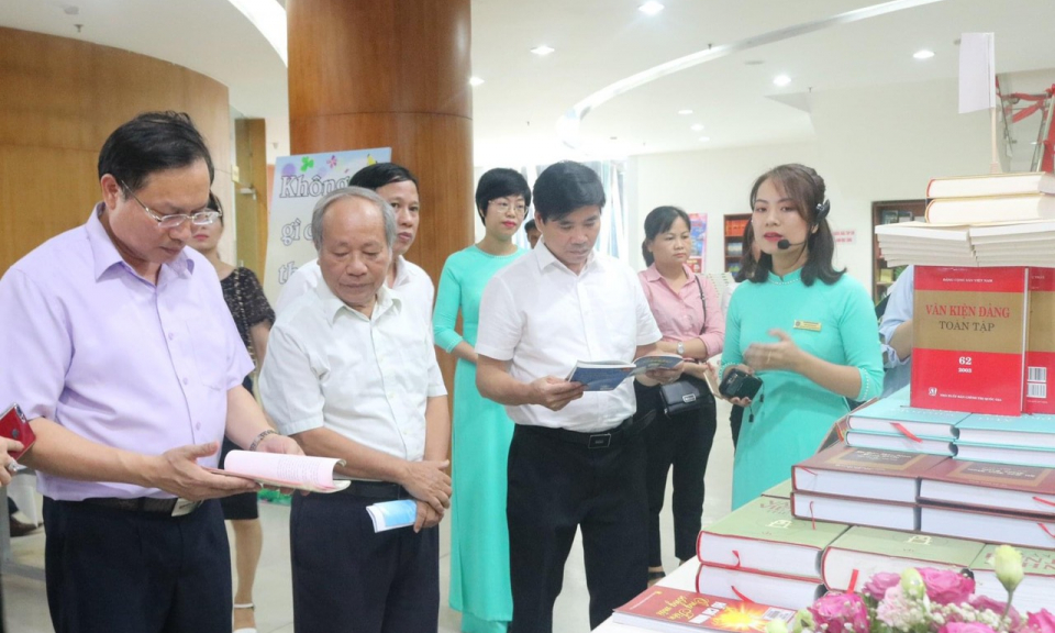 Cán bộ thư viện trẻ lan tỏa tình yêu sách