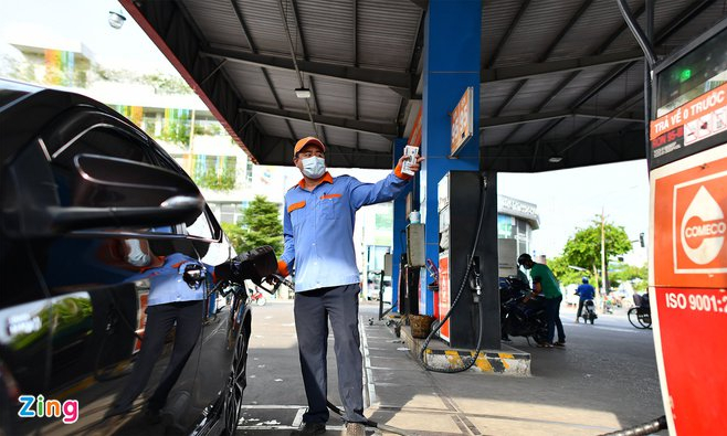 Giá xăng tiếp tục tăng vào ngày mai?