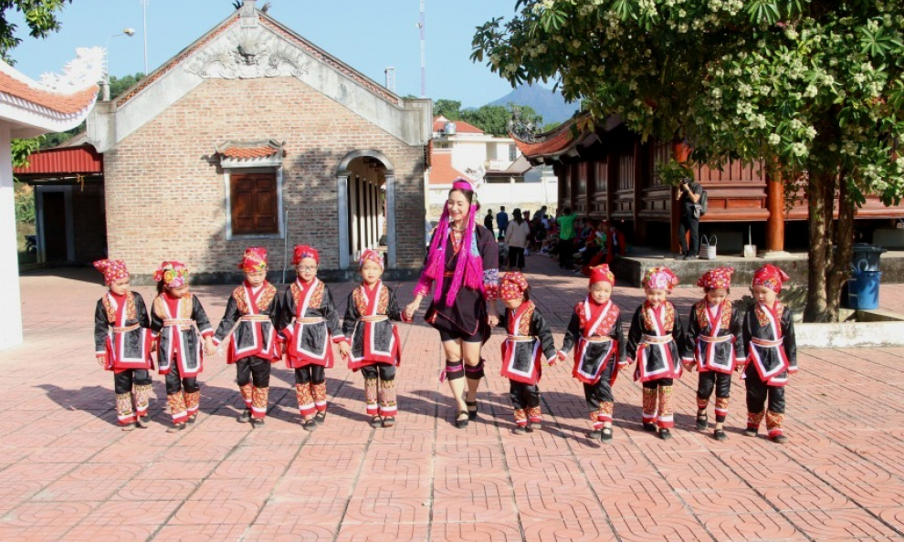 Gìn giữ, phát huy văn hóa truyền thống
