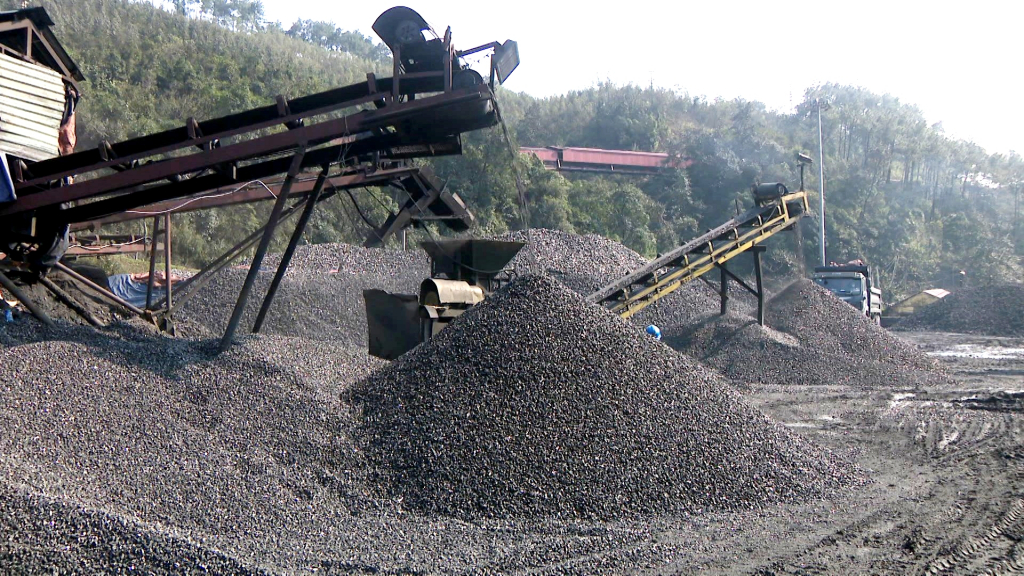 Sản xuất than chất lượng cao ở Công ty CP Than Hà Lầm - Vinacomin.