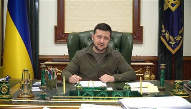 Tong thong Zelensky: Ukraine khong con tha thiet gia nhap NATO hinh anh 1