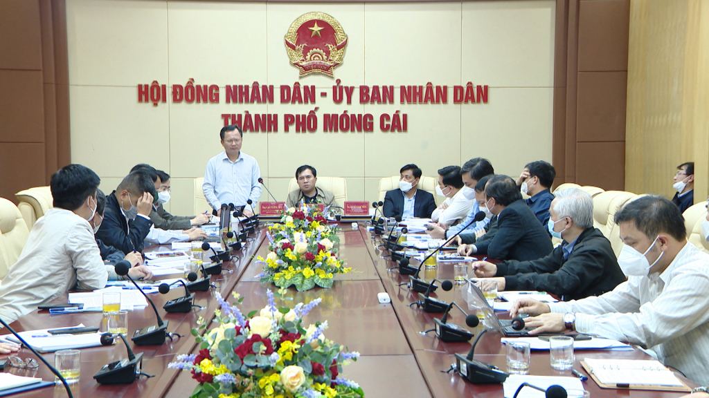 Đồng chí Cao Tường Huy, Phó Chủ tịch Thường trực UBND tỉnh phát biểu tại buổi làm việc