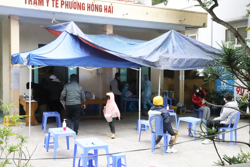 Sau kỳ nghỉ Tết Nguyên đán Nhâm Dần số ca mắc Covid-19 tăng cao do một bộ phận người dân có tâm lý chủ quan, lơ là phòng dịch.