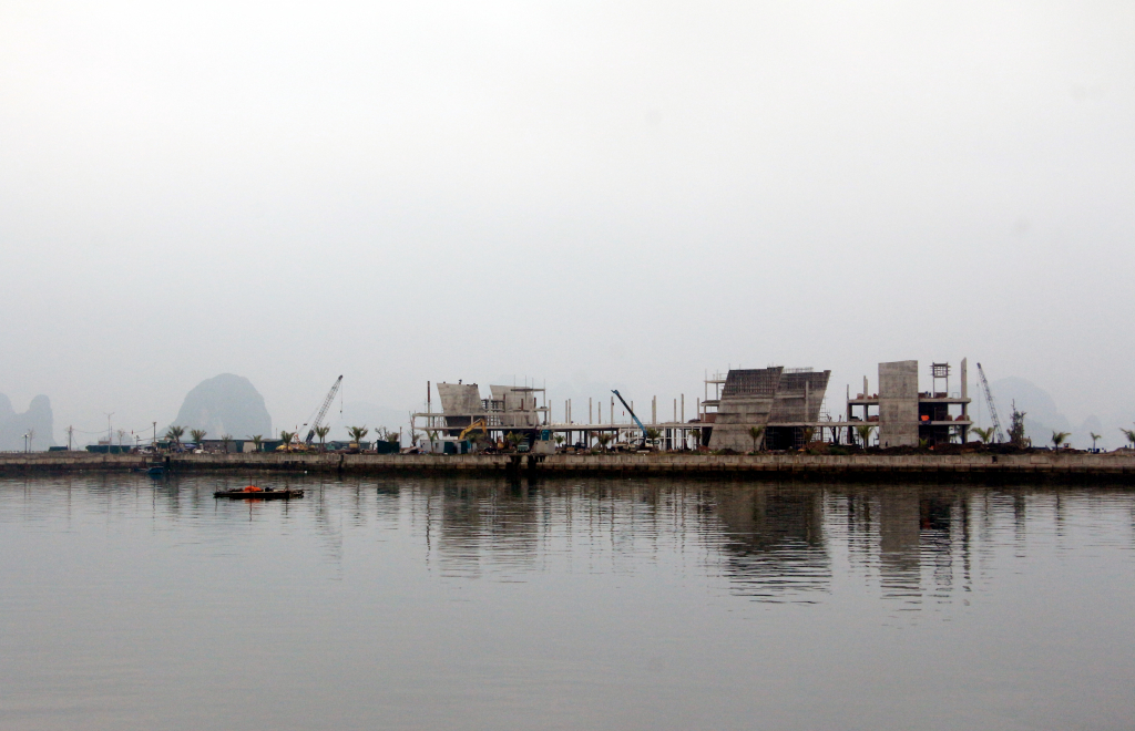 Dự án Bến cảng cao cấp Ao Tiên của Công ty TNHH MTV Du lịch Mai Quyền đang được gấp rút triển khai thi công, phấn đấu hoàn thành trong tháng 5/2022.