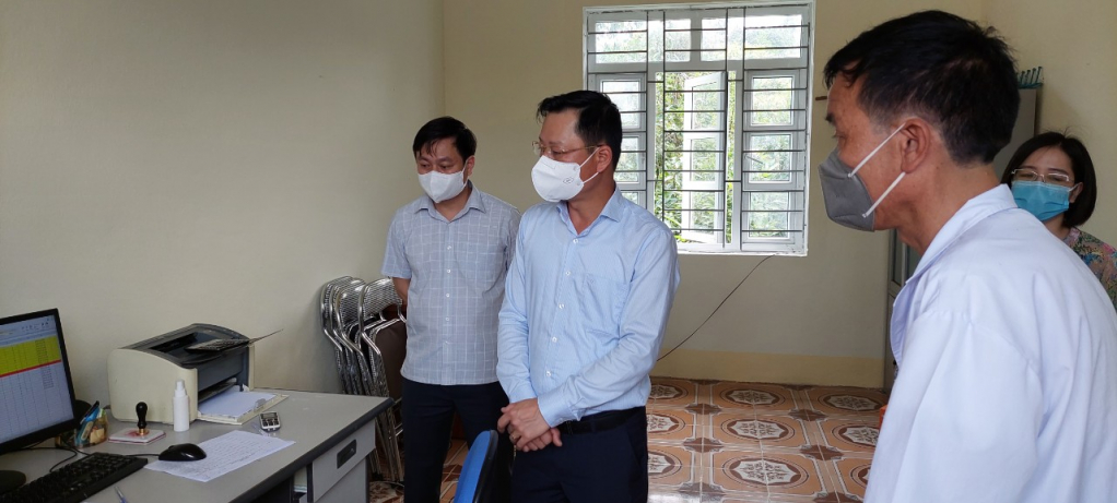 ..,.và khảo sát cơ sở vật chất, nguồn nhân lực tại Trạm Y tế xã Quảng Đức