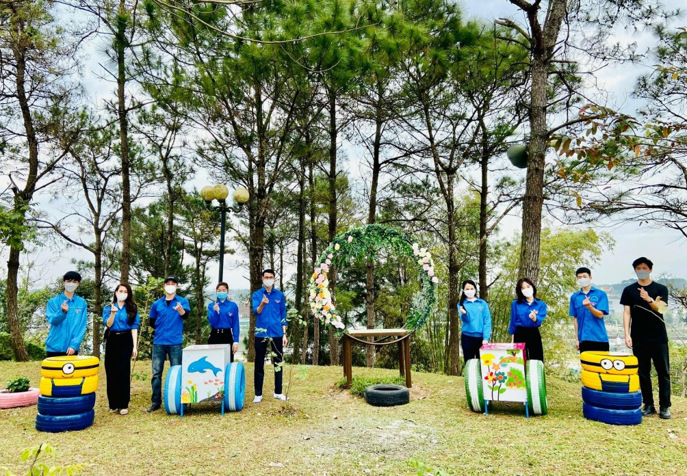 Tuổi trẻ Hải Hà với công trình “Đồi thanh niên” tại thị trấn Quảng Hà tạo điểm vui chơi lành mạnh cho thanh thiếu nhi và nhân dân.