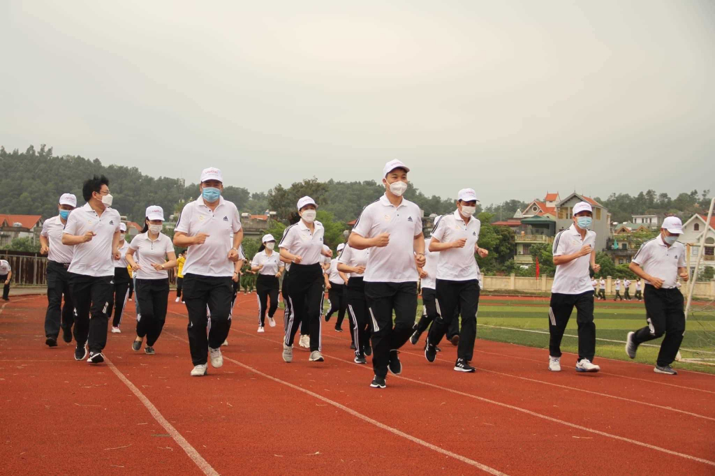 Người dân Đông Triều tham gia Ngày chạy Olympic vì sức khỏe toàn dân (ngày 27/3/2022). (Ảnh: Thu Trang-CTV).